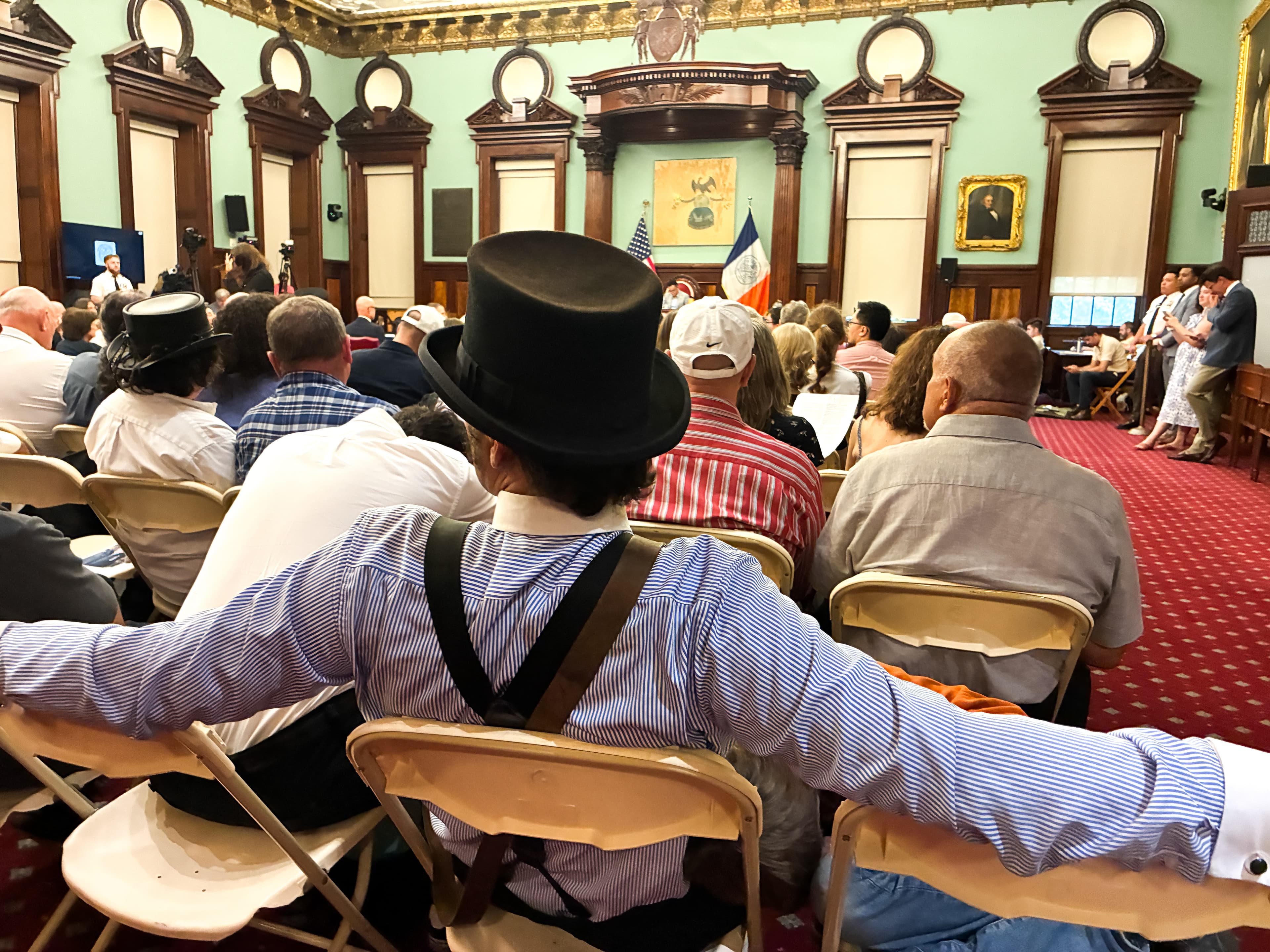 NYC carriage horse drivers make last stand at marathon City Hall hearing