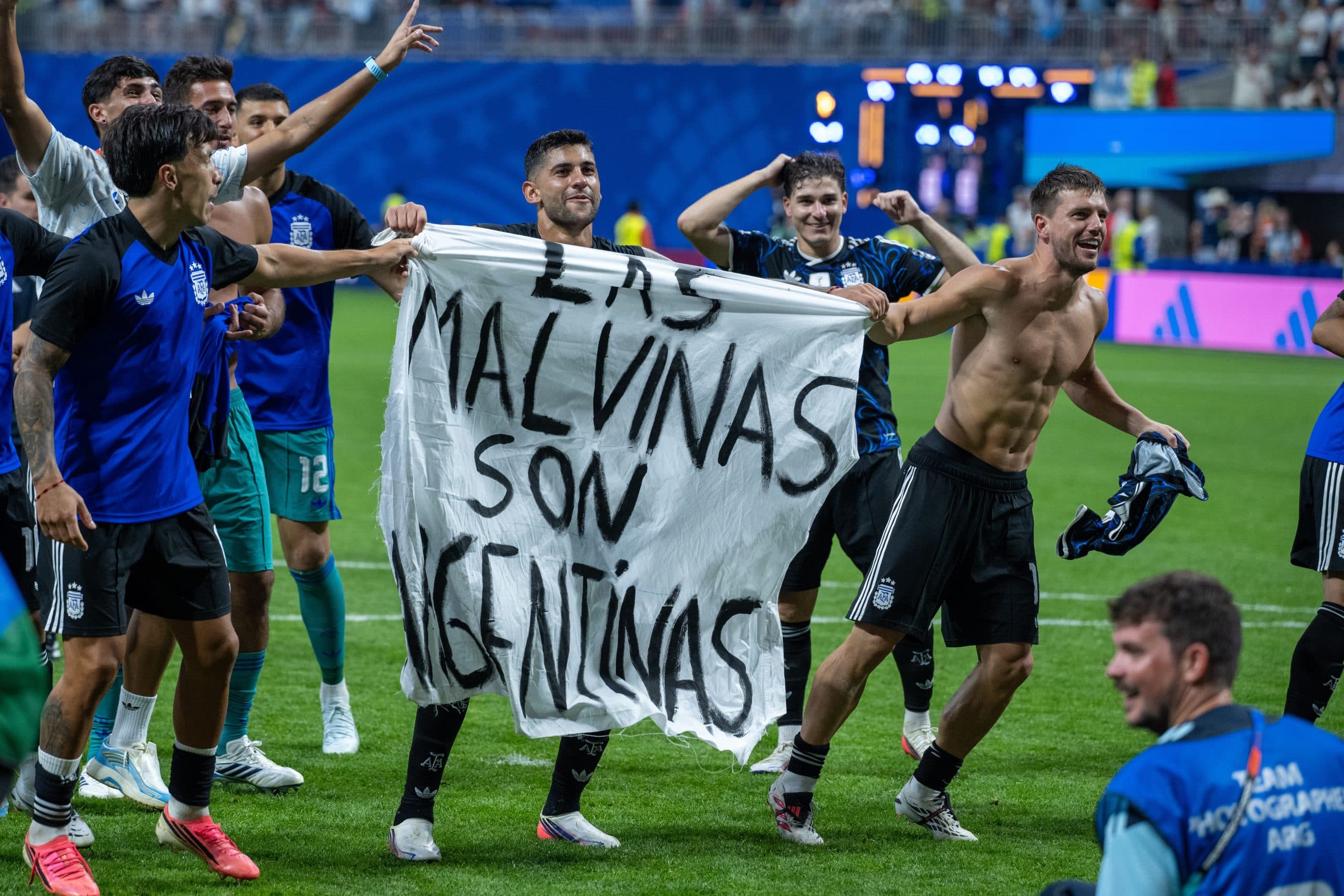 British leaders call for FIFA penalties against Argentina squad